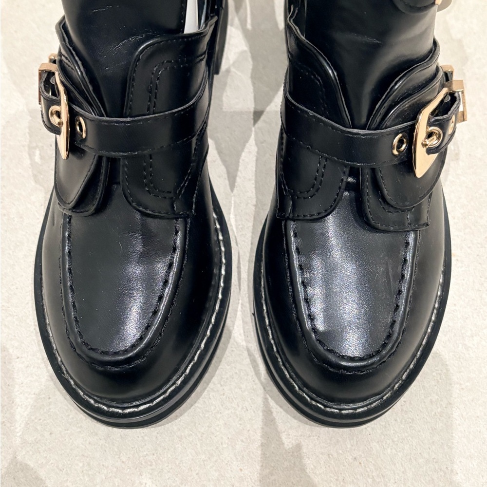 Stylish Black Buckle Ankle Boots - Picture 4 of 8